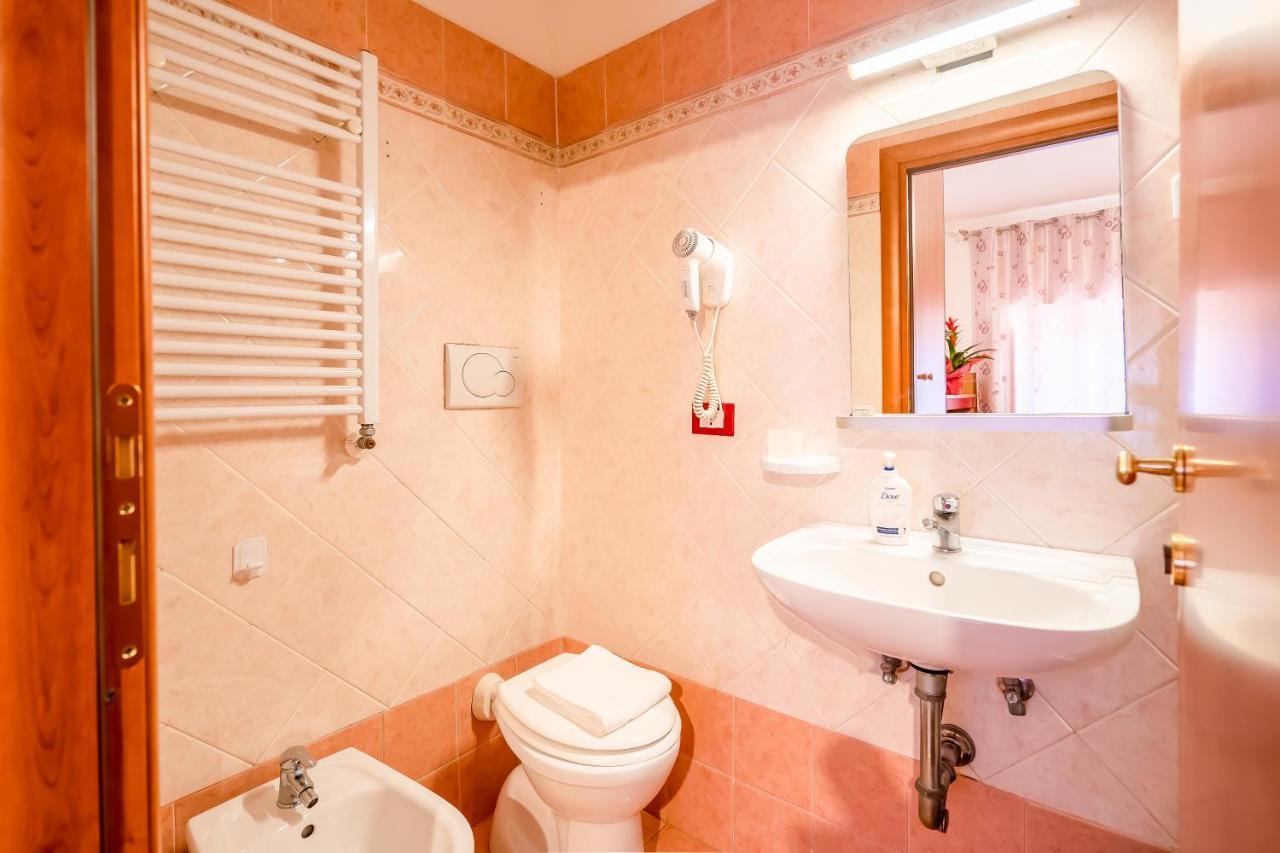 Hotel Booking Now Rome-Address Via Palestro,56 Exteriér fotografie